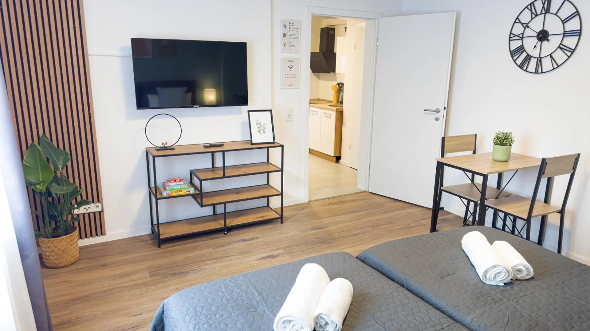 Immostay M#4 Ferien- Apartment, Wifi & Parken, Boxspring-Betten Brémy Apartmán